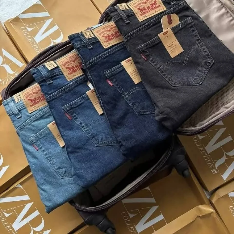 Wholesale Branded Jeans Pallet (300 Pieces), Overstock