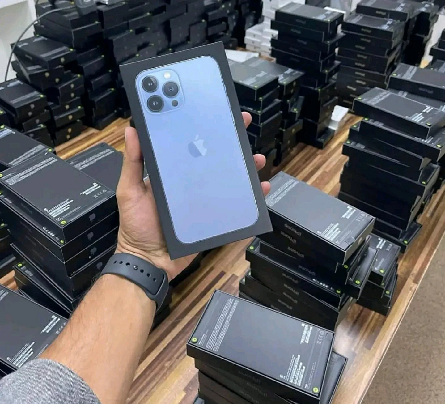 Wholesale iPhone Liquidation Pallet (15 Phones), General Merchandise, Overstock