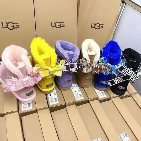 UGG Liquidation Pallets – 100 Pairs of UGG Shoes & Boots, Overstock, Wholesale Inventory
