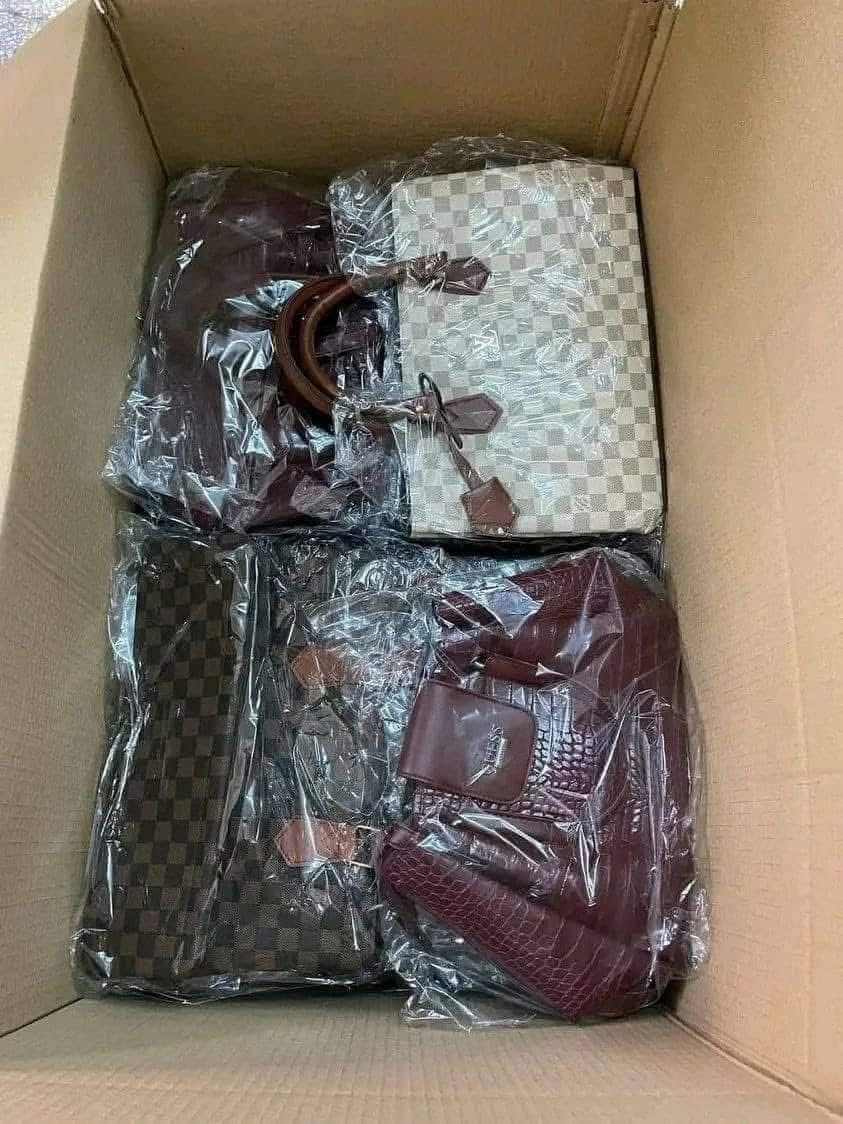 Handbags Pallet, Overstock, Wholesale Inventory