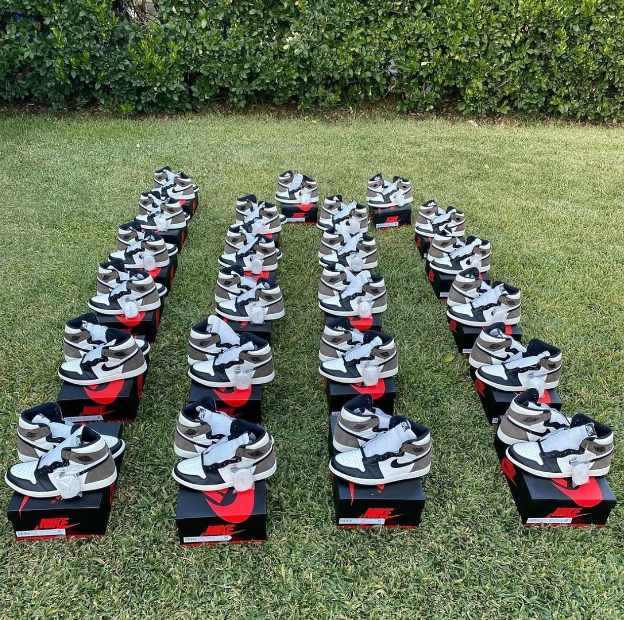 Wholesale Nike Shoes Pallet (100 Pairs), Overstock