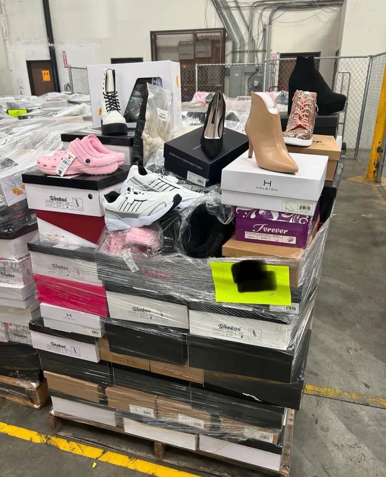 Mixed Shoes Pallet, Overstock, Wholesale Inventory