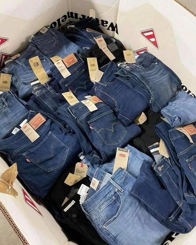 Wholesale Branded Jeans Pallet (300 Pieces), Overstock