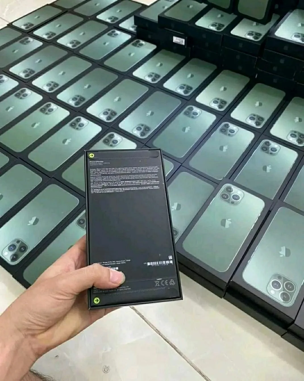 Wholesale iPhone Liquidation Pallet (15 Phones), General Merchandise, Overstock