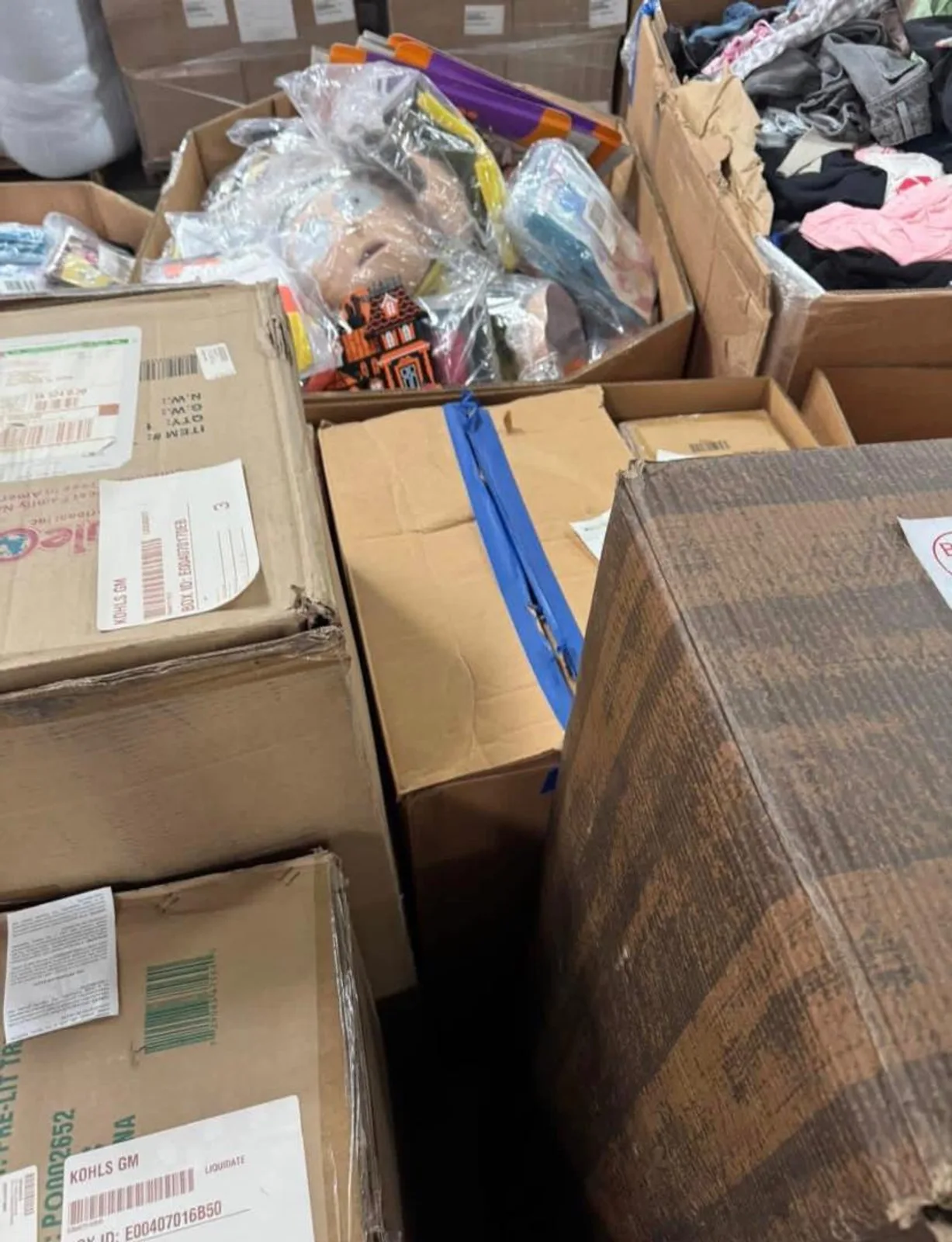 Wholesale Halloween Closeouts Pallets | Bulk Seasonal Deals