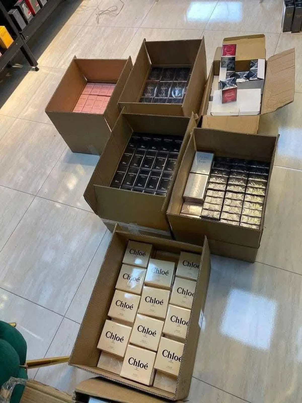 Wholesale Authentic Perfume Pallet for Sale | 1000 Mixed Fragrances