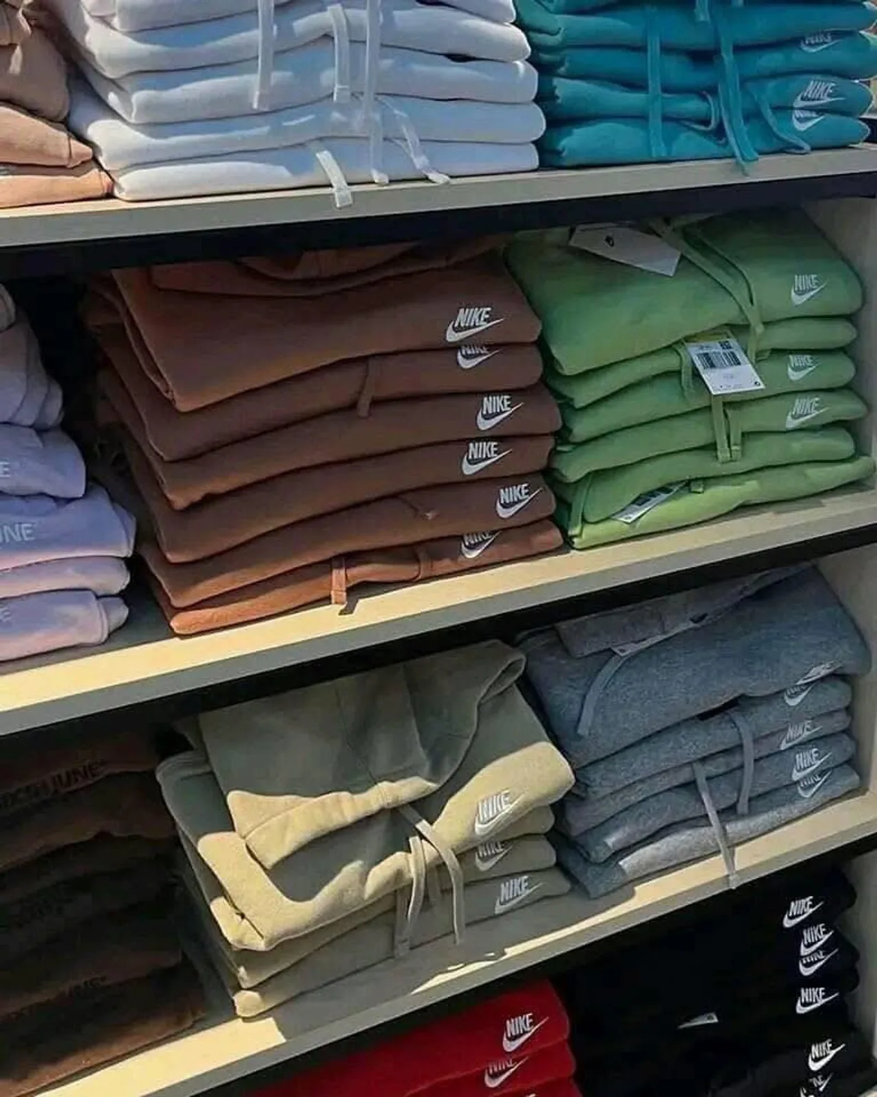 Nike Clothes Pallets for Sale | 600 Pieces Wholesale Nike Apparel