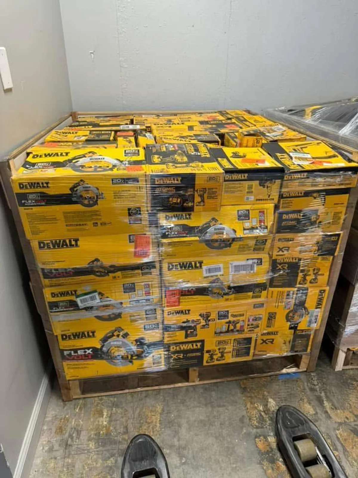 DeWalt Ryobi Milwaukee Pallet | Wholesale Tool Liquidation (70+ pcs)