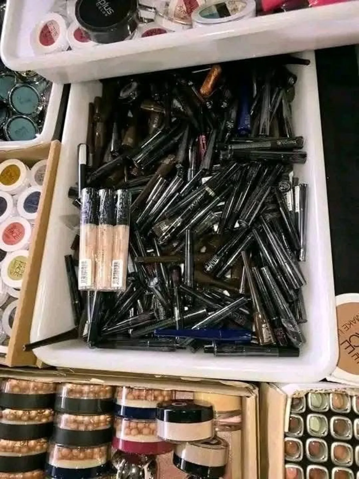 Cosmetic Pallets for Sale | Wholesale Makeup Pallet — 1,000 Pieces, Maybelline, NYX, L’Oréal & More