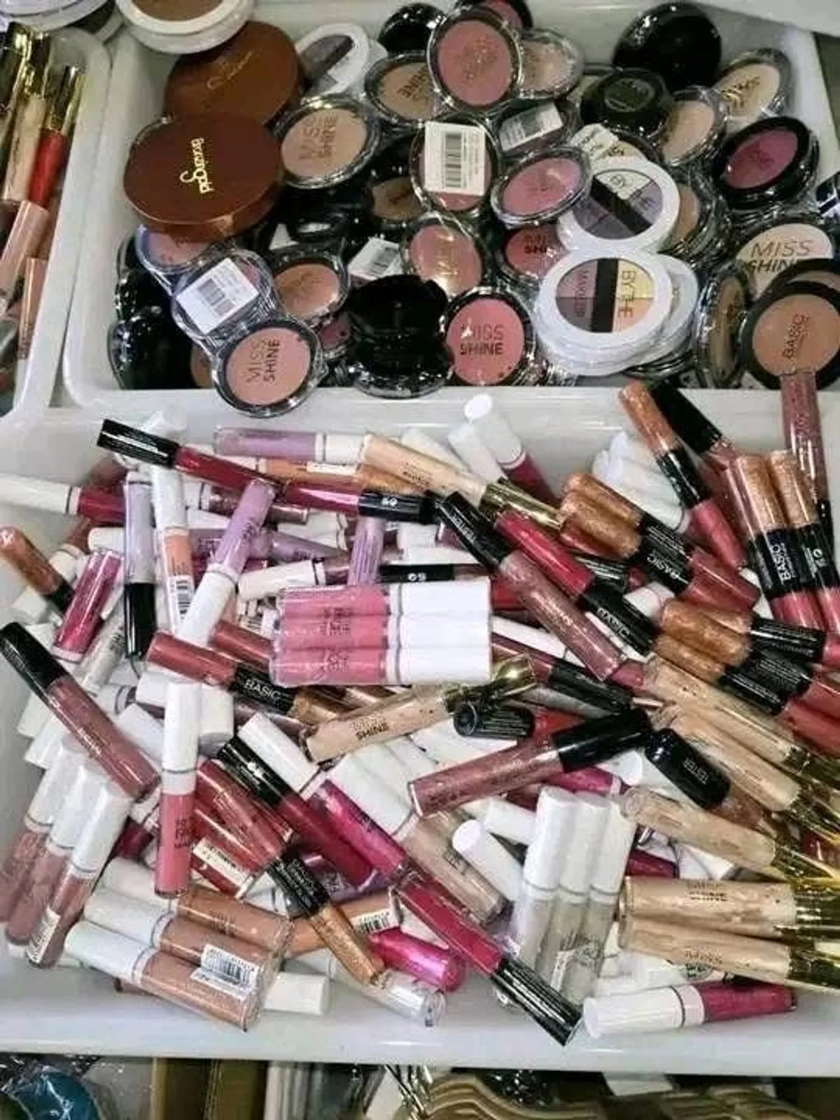 Cosmetic Pallets for Sale | Wholesale Makeup Pallet — 1,000 Pieces, Maybelline, NYX, L’Oréal & More