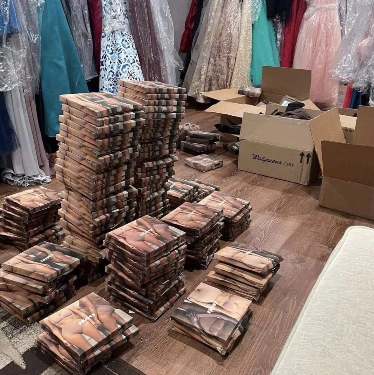 Wholesale SKIMS Clothing Pallet (300 Pieces), Overstock