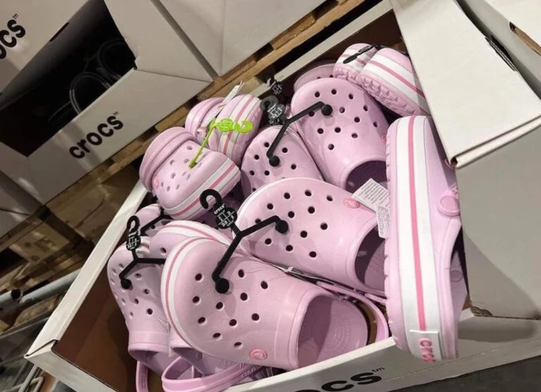 Wholesale Crocs Liquidation Pallet (100–320 Pairs), Overstock
