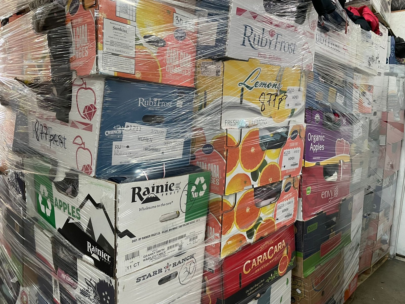 pallets of surplus clothing merchandise from usa liquidators